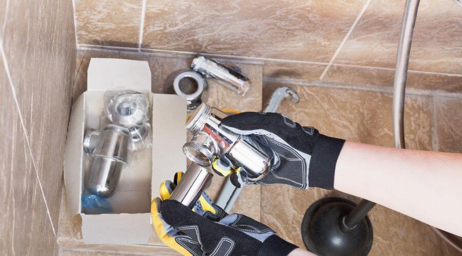 Professional gutter cleaning in Evansdale, IA